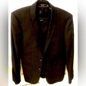 Sandro Blazer still in good condition. It’s a linen blazer